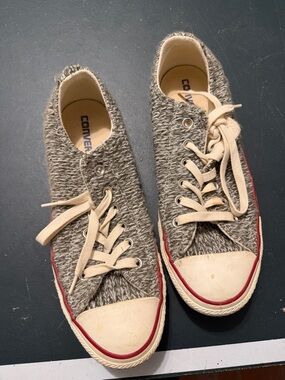 Converse Knit Low Tops in grey woven sneakers with Red Stripe